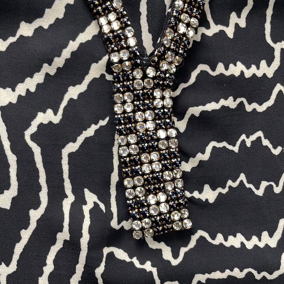 *** Black and White Philosophy Tank - Picture 6 of 7